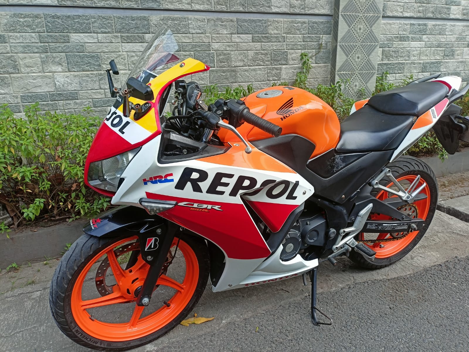 CBR 150R 2015